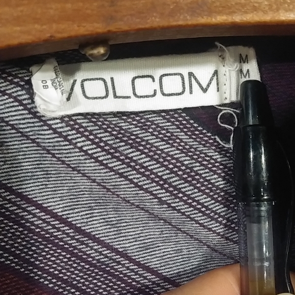 Volcom cozy warm flannel shirt - Picture 3 of 4